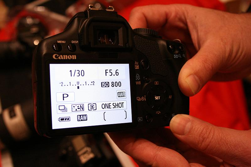 Illustration for article titled First Canon EOS Digital Rebel XSi Hands On: Your XTi Is Now Junk